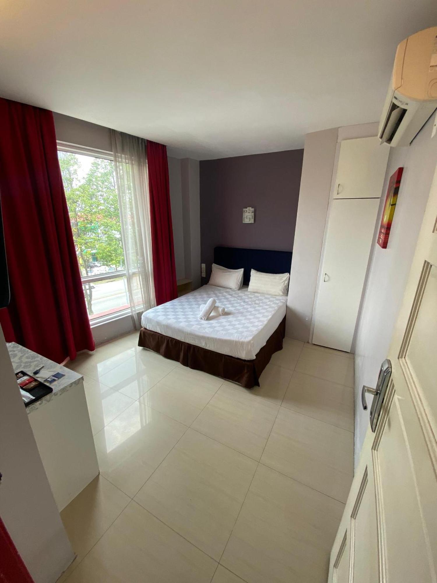 Pillows Plus Kota Damansara Extérieur photo